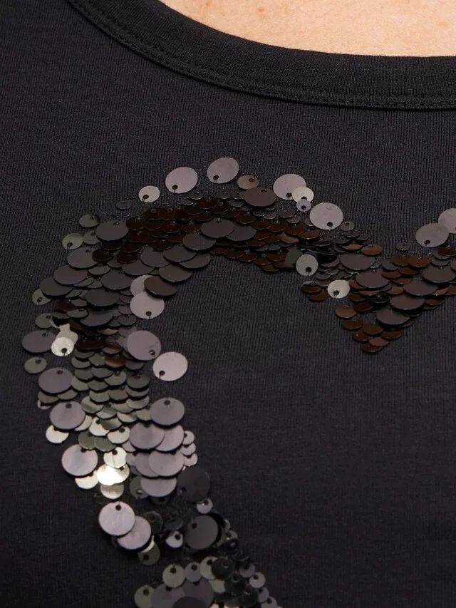 Drawstring pants detail for men's plus-size apparel