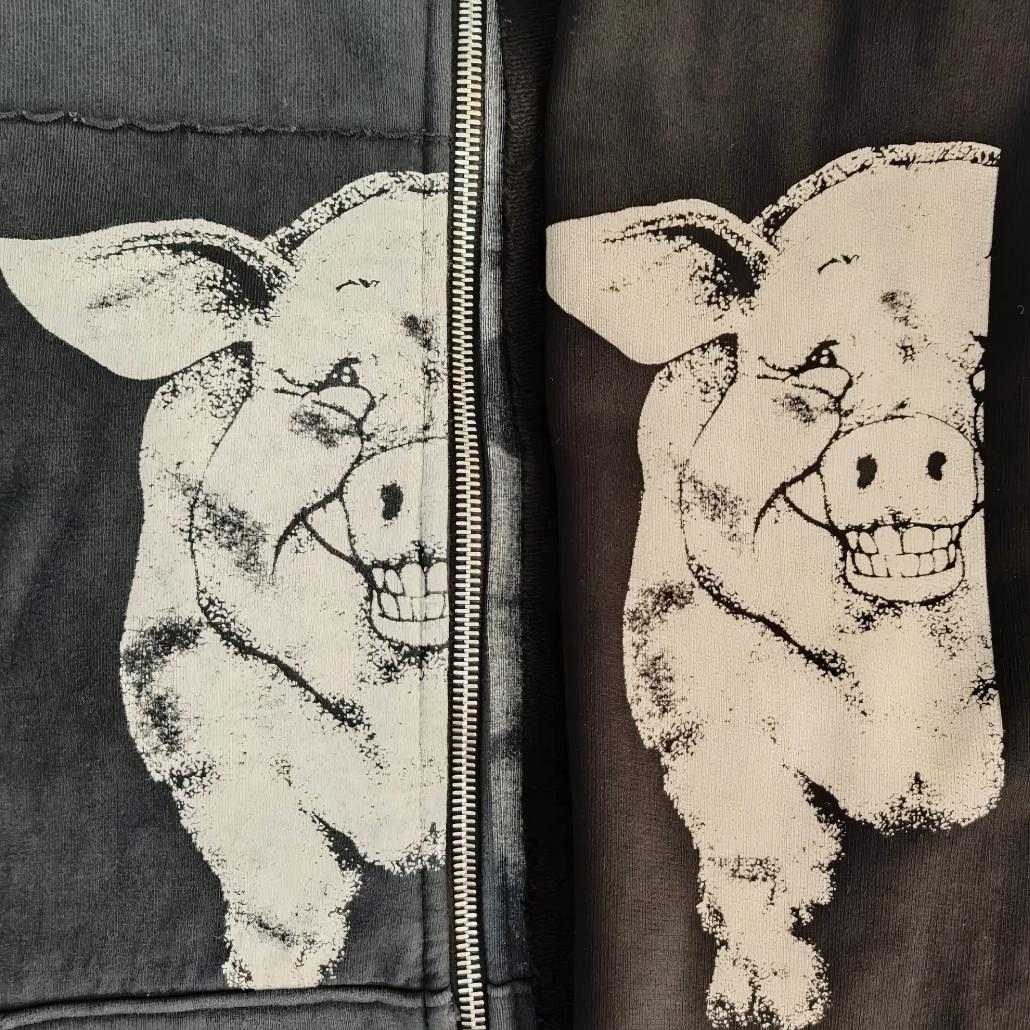 Drawstring detail on men's extended-size pants