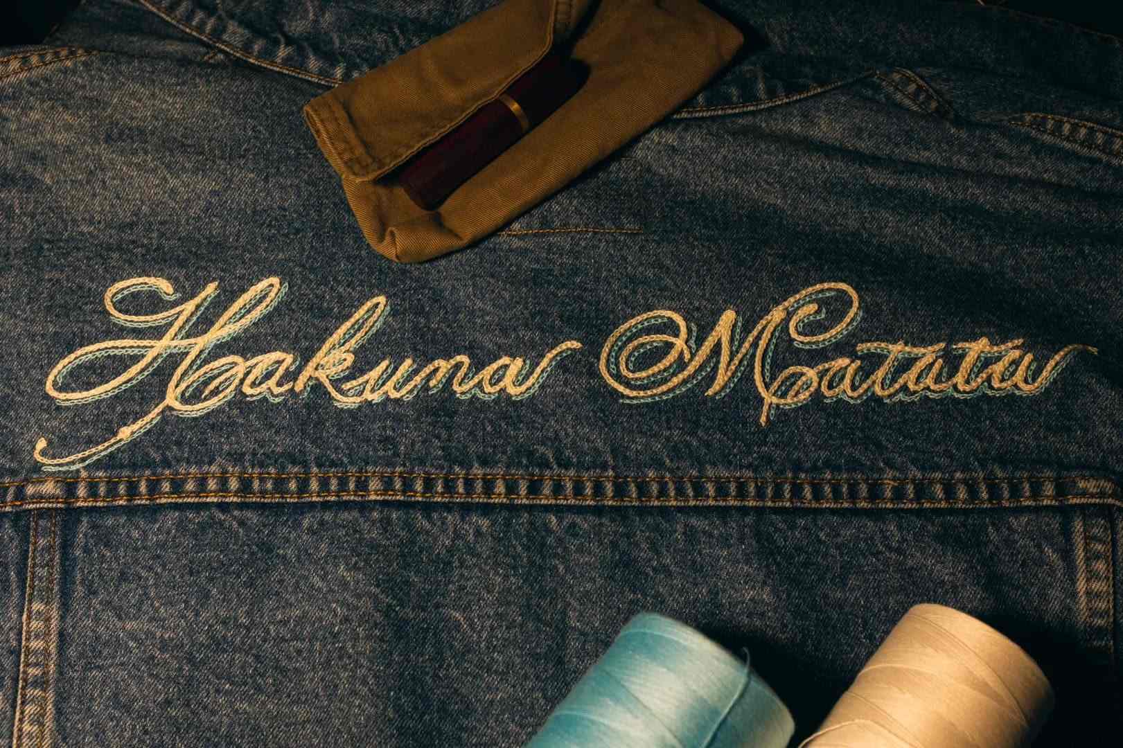 Drawstring detail on men's extended-size pants