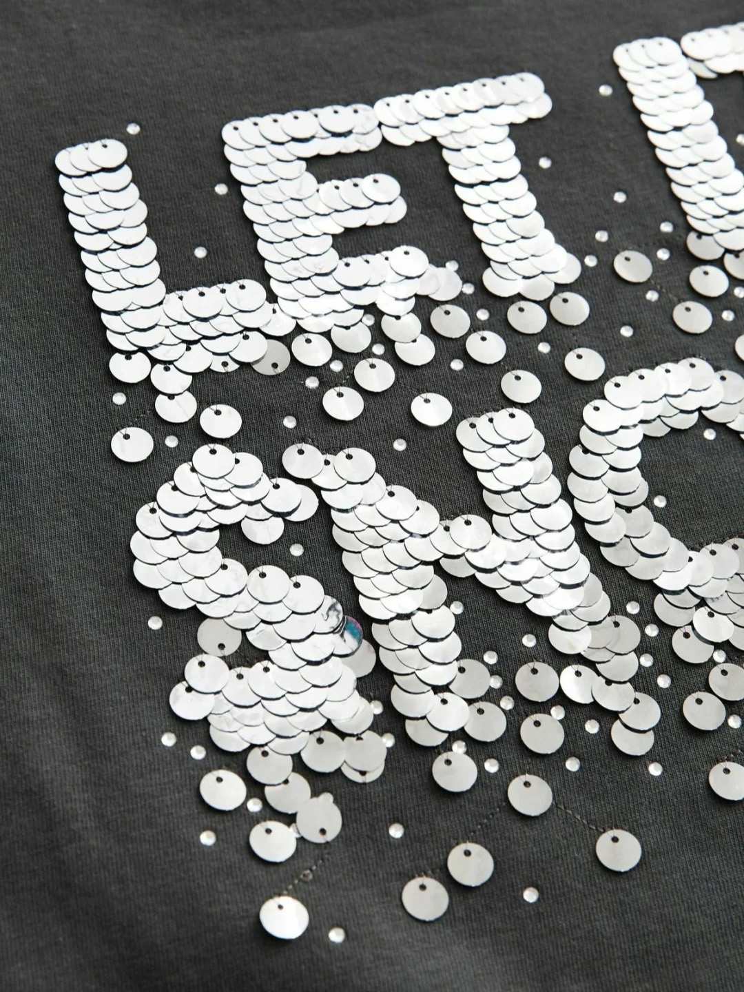 Puff print decoration on menswear garment