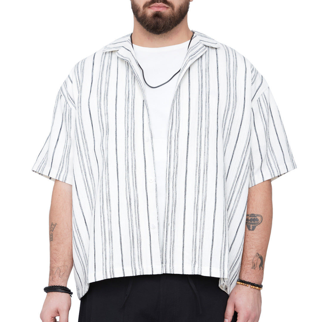 Drawstring waist detail on men's extended-size pants