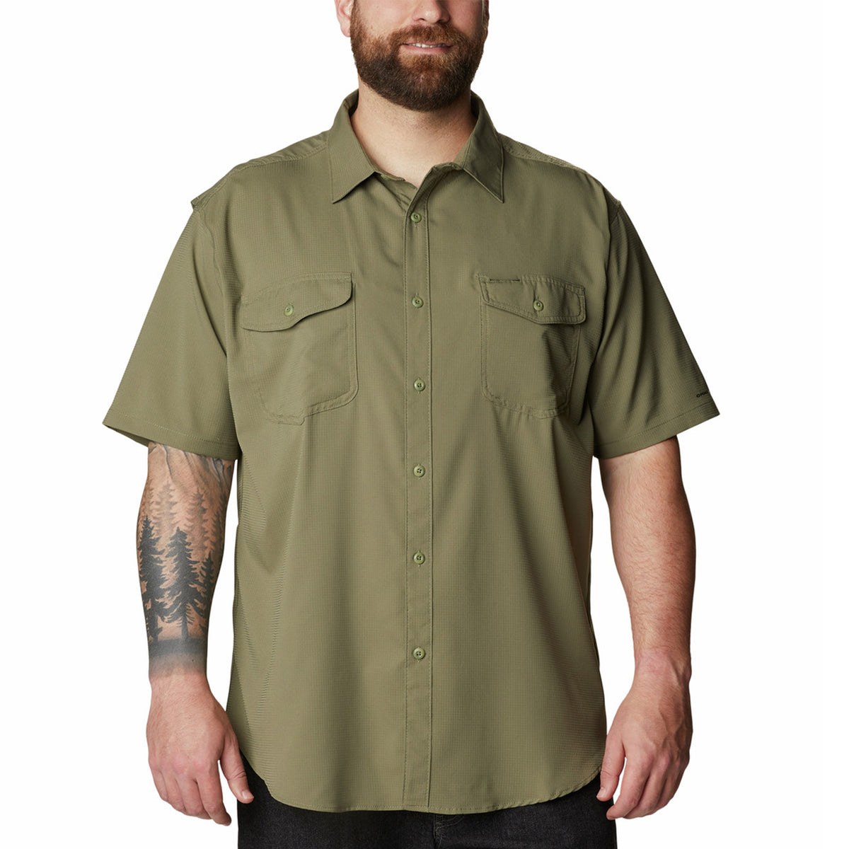 Drawstring detail on men's extended-size pants