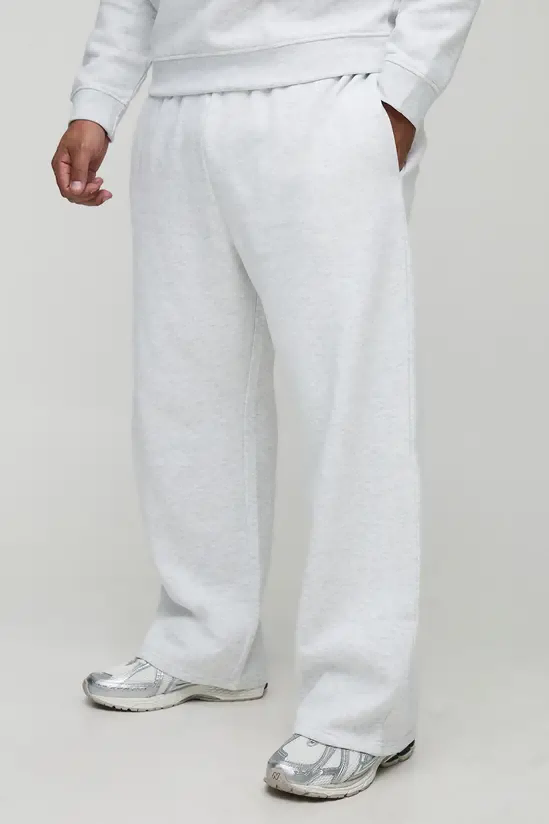 Drawstring pants detail for men's plus-size apparel
