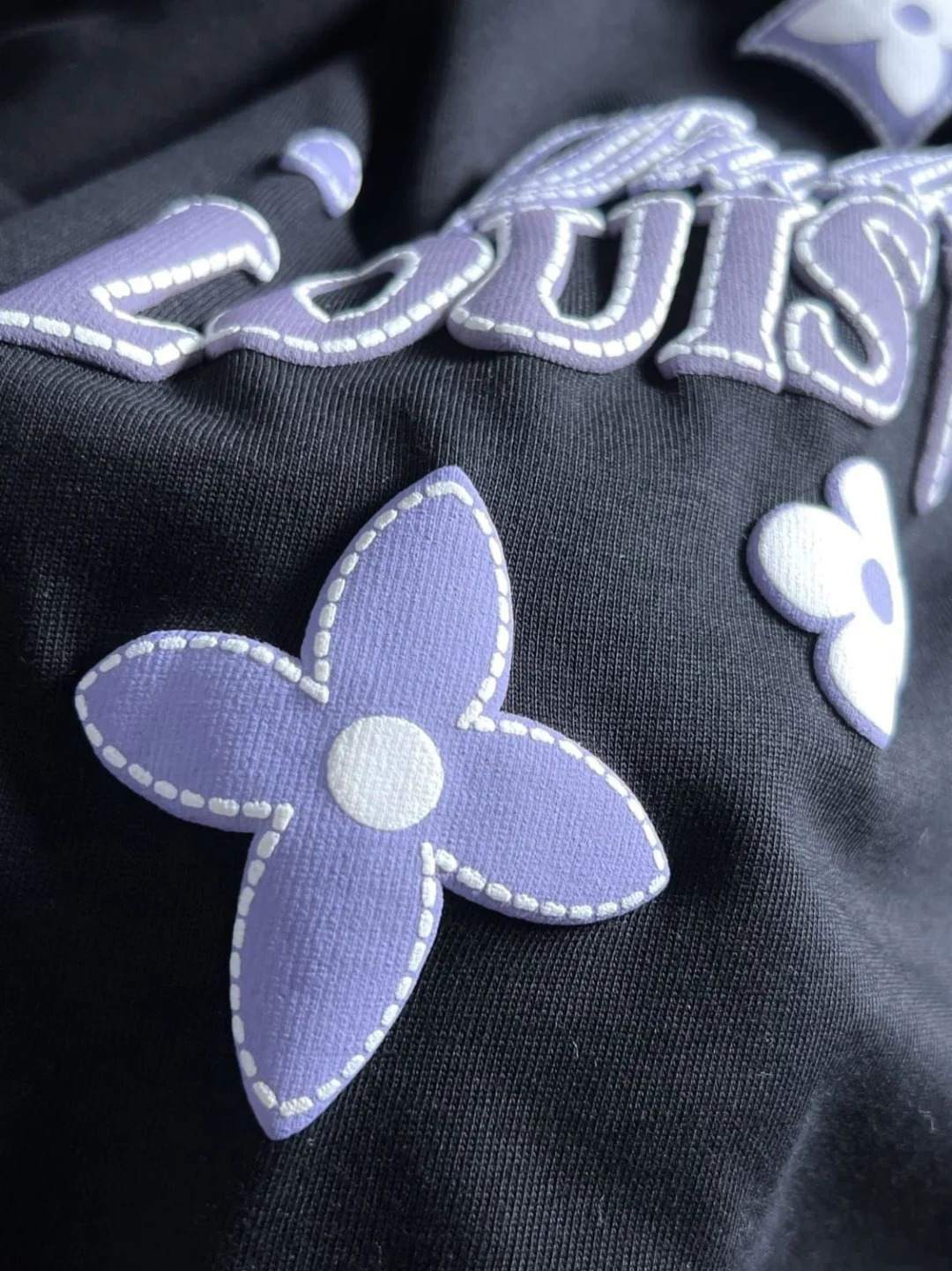 Drawstring detail on men's extended-size pants